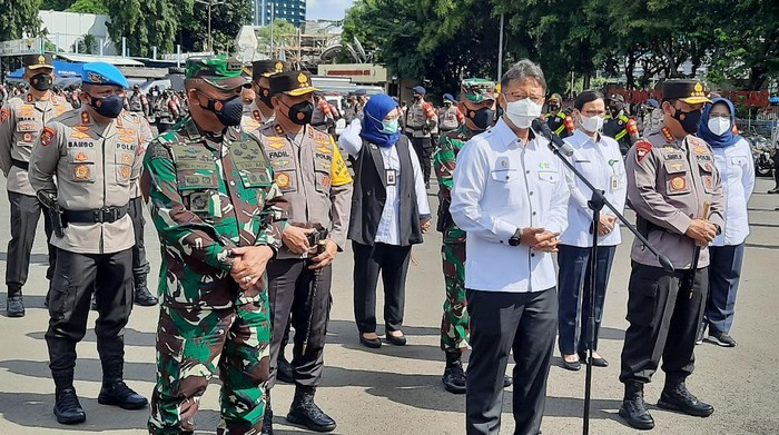 Menkes Budi Gunadi Sadikin di Lapangan Promoter Polda Metro Jaya (Foto: Yogi/detikcom)