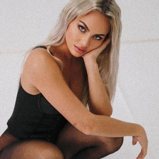 Boateng mengumumkan berakhirnya hubungant tersebut lewat sebuah unggahan di Instagram, Selasa (2/2/2021). Kami akan berjalan masing-masing, katanya di unggahan yang telah dihapus tersebut, seperti dikutip The Mirror. Aku berharap yang terbaik untuk Kasia, tutup pesepakbola 32 tahun itu. (Foto: Instagram/@kasia_lenhardt)