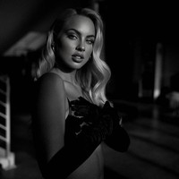 Kasia Lenhardt dikenal sebagai model terkenal asal Jerman. Pada 2012, ia pernah menjadi kontestan Germanys Next Top Model. (Foto: Instagram/@kasia_lenhardt)