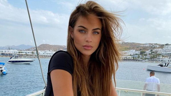 8 Potret Model Seksi yang Tewas Setelah Putus dari Pemain Bayern Munich