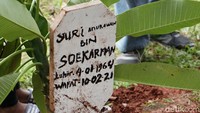 Masih dalam pandemi COVID-19, proses pemakaman tidak dihadiri begitu banyak orang. (Foto: Palevi/detikcom) 