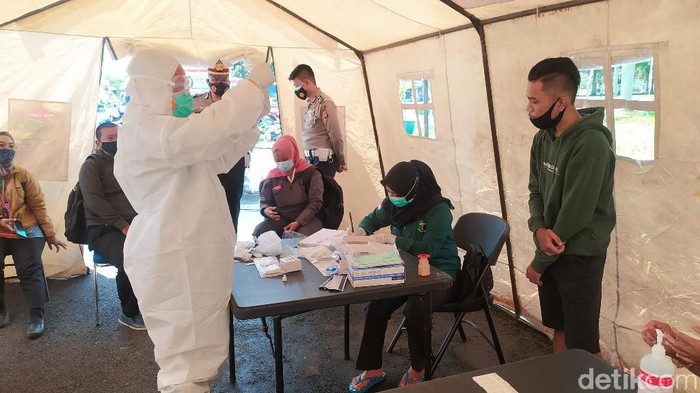 Pengendara di Ciamis Jalani Tes Rapid Antigen