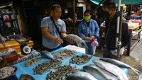 Tradisi ini sudah ada sejak zaman dahulu. Awalnya ikan bandeng banyak dikonsumsi oleh warga etnis China yang menetap di Jakarta atau biasa dikenal dengan nama China Betawi.