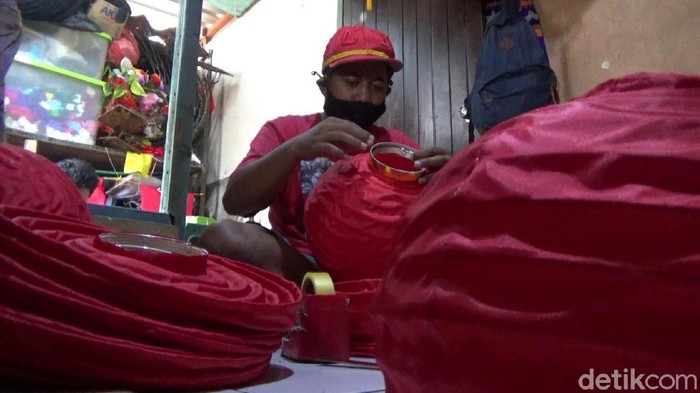 Pesanan Perajin Lampion Malang Turun 75 Persen Dihantam Pandemi COVID-19