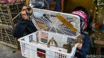 Ritual Lepas Burung Jelang Imlek di Petak 9