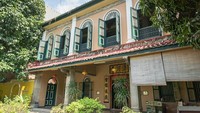 Satu tempat yang wajib dikunjungi saat traveling ke Medan adalah Rumah Tjong A Fie. Arsitektur rumah ini merupakan perpaduan gaya bangunan Melayu, China dan Eropa. Berada di Jl Ahmad Yani, rumah ini terlihat berbeda dari yang lain. Rumah ini sudah berdiri sejak abad ke 19 dan masih terawat hingga sekarang.  (Shutterstock)