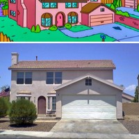 Rumah The Simpsons di kehidupan nyata ini dibangun pada tahun 1997. Rumah ini terletak di Nevada, Amerika Serikat. Foto: @The Simpsons House / Wikimedia Commons / @Scott Jones / Wikimedia Commons