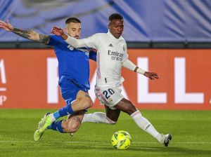 Terpaksa Jadi Wing Back Kanan, Vinicius Tak Canggung