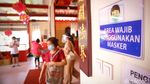 Suasana Kelenteng Dharma Bhakti Jelang Tahun Baru Imlek
