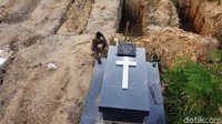 Saat ini Pemda telah menyiapkan tambahan lahan pemakaman untuk jenazah pasien COVID-19 seluas satu hektar dikarenakan kondisi TPU Punggolaka yang hampir penuh.