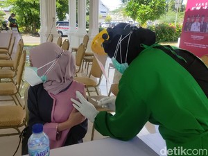 1.000 Nakes Klinik Swasta di Cianjur Divaksinasi