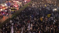 Para pemimpin aksi menyatakan unjuk rasa saat ini menandakan dimulainya kembali demonstrasi jalanan tahun lalu.  
