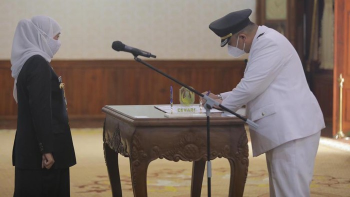 Whisnu Sakti Buana resmi dilantik sebagai Wali Kota Surabaya definitif