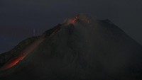 Pusat Vulkanologi dan Mitigasi Bencana Geologi (PVMBG) di Pos Pemantauan Gunung Api Sinabung mencatat volume kubah lava di puncaknya sudah mencapai 4 juta meter kubik sehingga diimbau untuk warga yang berada pada radius 2.5 kilometer dalam zona merah untuk tidak melakukan aktivitas.