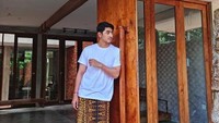 Karena jadwal syuting yang begitu padat, Arya Saloka jarang berada di rumah. Foto: Instagram