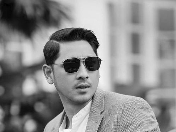 7 Gaya Kece Arya Saloka, Si Aldebaran yang Memikat Hati