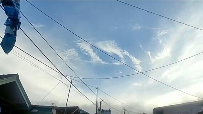Awan berlafaz Allah menghiasi langit Lembang Bandung Barat