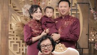 Saya dan keluarga mengucapkan Selamat Tahun Baru Imlek, Gong Xi Fa Cai, bagi saudara-saudari yang merayakannya. Semoga di tahun baru ini, tahun Kerbau ini, kita selalu diberi kesehatan, dicukupi semua kebutuhan, dan selalu ada suka cita, kebahagiaan, serta damai sejahtera Allah dalam keadaan apapun di hidup ini, ucap Basuki Tjahaja Purnama yang pertama kali rayakan Imlek bareng Yosafat, anaknya dengan Puput. Foto: dok. Instagram Basuki Tjahaja Purnama