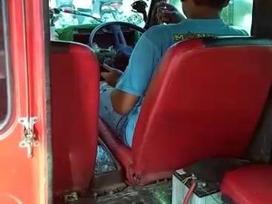 Polisi-Dishub Buru Sopir Angkot Cianjur yang Mabuk Lem Saat Mengemudi