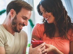 10 Hadiah Valentine Buat Cowok, Harga Terjangkau Tapi Bikin Berkesan