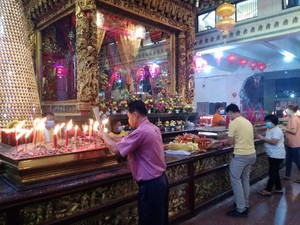 Rayakan Imlek, Jemaat Vihara Setia Budi Medan Doakan Pandemi Cepat Berakhir