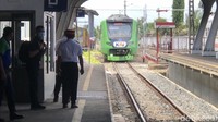 Para penumpang menyambut baik munculnya relasi baru ke Stasiun Pulau Aie ini. Banyak di antaranya yang naik kereta untuk sekadar berwisata.