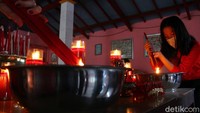 Vihara Gayatri jadi salah satu tempat ibadah yang kerap dikunjungi warga saat perayaan Tahun Baru Imlek.
