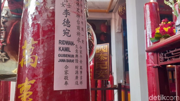 Melihat lilin doa Ridwan Kamil dan Kapolda Jabar di Bandung