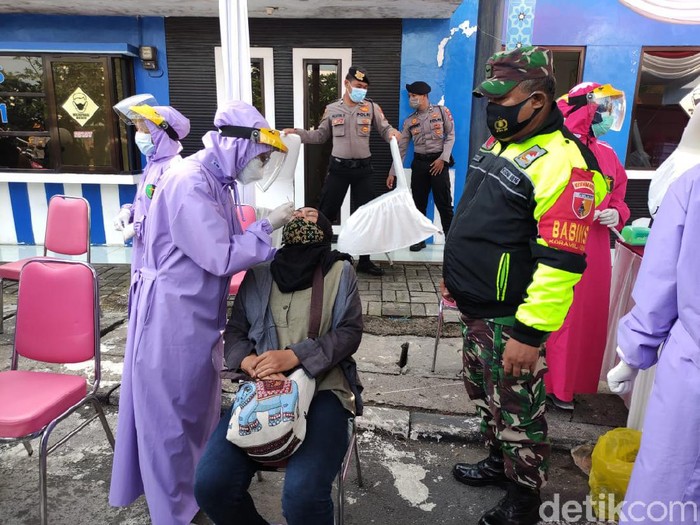 Pemeriksaan Rapid Antigen di Waru saat libur imlek