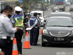 Polisi Akan Periksa Acak Surat Covid-19 Pengendara di Tol Japek