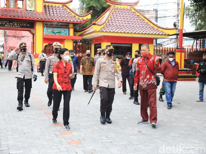 Perayaan Imlek di Klenteng Eng Ang Kiong Tanpa Barongsai