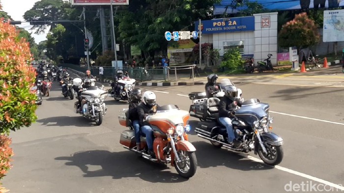 Rombongan moge terpantau lolos ganjil genap dan surat antigen di Bogor