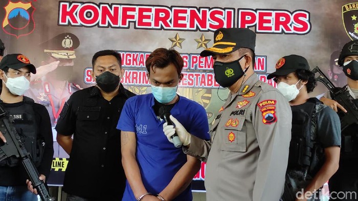 Tersangka pembunuh perempuan yang mayatnya disimpan di lemari hotel Semarang