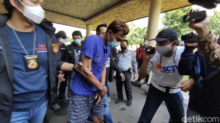 Tersangka pembunuh perempuan yang mayatnya disimpan di lemari hotel Semarang
