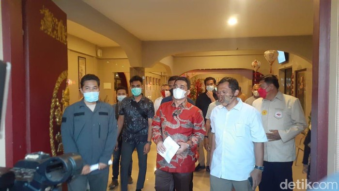 Wakil Gubernur (Wagub) DKI Ahmad Riza Patria meninjau Vihara Lalitavistara Cilincing, Jakarta Utara