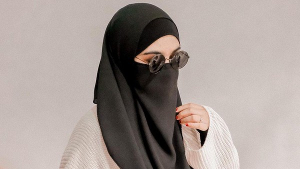 9 Pesona Selebgram Berniqab Wardah Maulina yang Nikah Melalui Taaruf