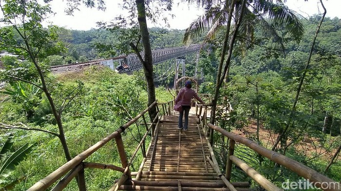 Wisata Lebuci atau Lembah Bukit Cirahong Ciamis