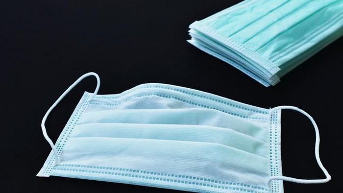 Cara Aman Menyimpan Masker Saat Mau Makan, Ini Kata Dokter