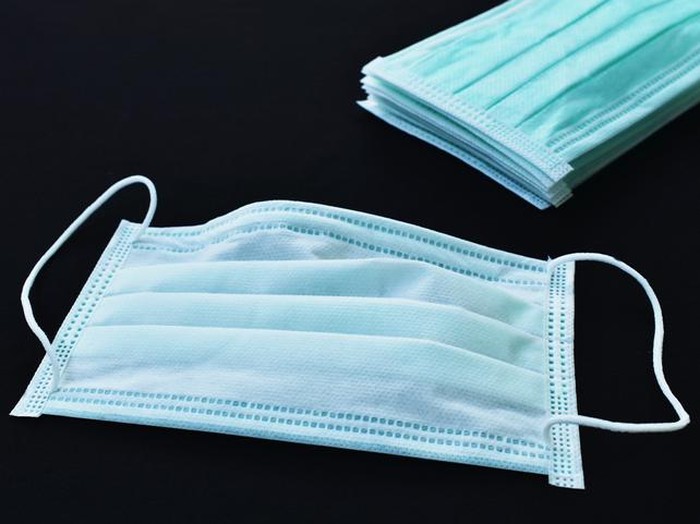 Cara Aman Menyimpan Masker Saat Mau Makan, Ini Kata Dokter