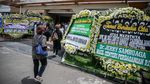 Deretan Karangan Bunga di Rumah Sinyo Harry Sarundajang