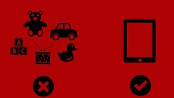 Anak kecil zaman sekarang lebih senang dengan gadget daripada mainan sungguhan. (foto: Ajit Johnson)