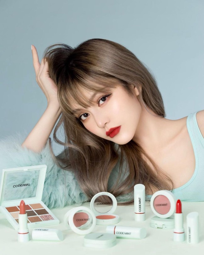 Grace mengakui ia menyesal tidak langsung meninggalkan Luo ketika pertama kali ia menangkap mantannya itu berselingkuh. Grace juga mengatakan jika ia tergerak dengan janji-janji Show Luo dan harapan bahwa Show Luo akan berubah. Foto: Instagram @gracechowwwww