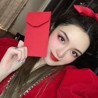 I-Magazine Fashion Face Awards 2020 yang dirilis beberapa waktu lalu menobatkan Grace Chow sebagai artis wanita Asia tercantik. Berbeda dari kebanyakan daftar wanita tercantik lain, penilaiannya didasarkan pada juri-juri di industri hiburan dan software Adobe. Foto: Instagram @gracechowwwww