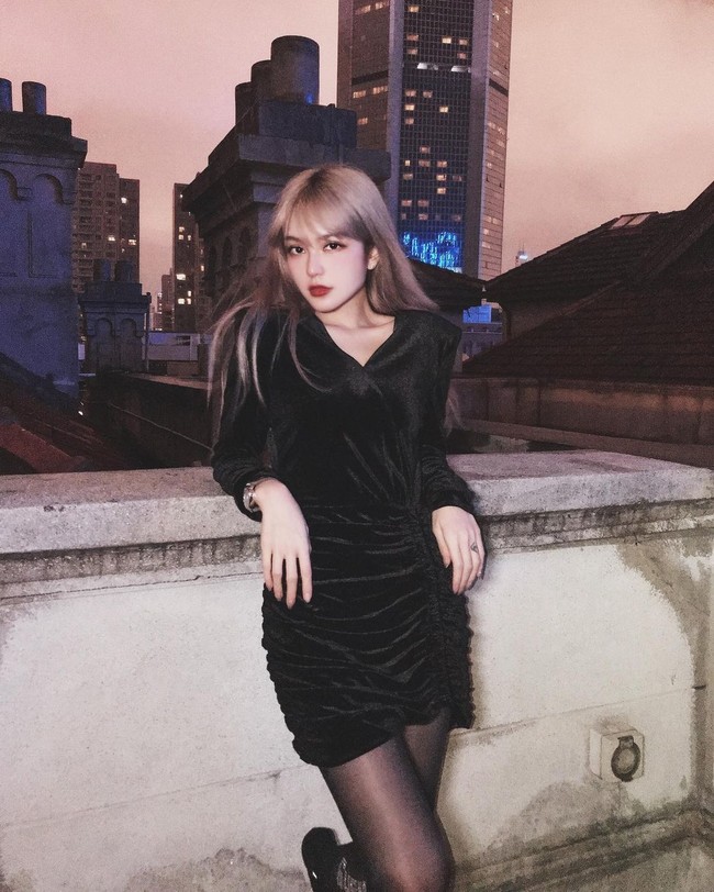 Ketika itu, postingan panjang lebar yang merinci alasan perpisahan mereka membuat fans dan netizen terkejut. Terlebih Grace menyebutkan jika Show Luo pernah melakukan pesta seks dengan beberapa wanita. Foto: Instagram @gracechowwwww