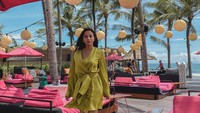 Nama Kirana Larasati tiba-tiba mencuat setelah menjadi bintang tamu di acara Okai Boss Trans 7. Saat itu, acaranya dipandu oleh Raffi Ahmad, Gading Marten dan Sahila Hisyam. Foto: Instagram @kiranalarasati