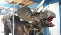 Selain kostum dinosaurus, Iqbal juga membuat karakter hewan prasejarah lainnya seperti Tyrannosaurus Rex, Abelisaurus, velociraptor, Spinosaurus, Majungasaurus, Ankylosaurus, Coelophysis, Allosaurus hingga Dilophosaurus.