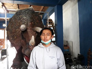 Bisnis Replika Dinosaurus, Alumnus SMK Ini Bisa Untung sampai Ratusan Juta