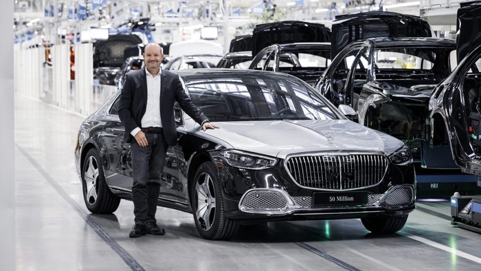 Mercedes-Benz mencapai produksi mobil ke-50 juta.
