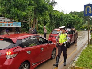 Akses ke Kukar Dibatasi demi Cegah Corona, Ratusan Kendaraan Putar Balik