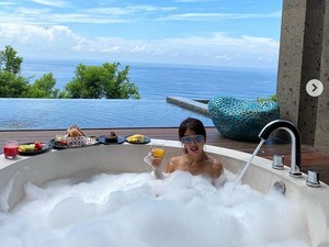Gara-gara Video Mandi Susu, Helena Lim Crazy Rich PIK Dikritik